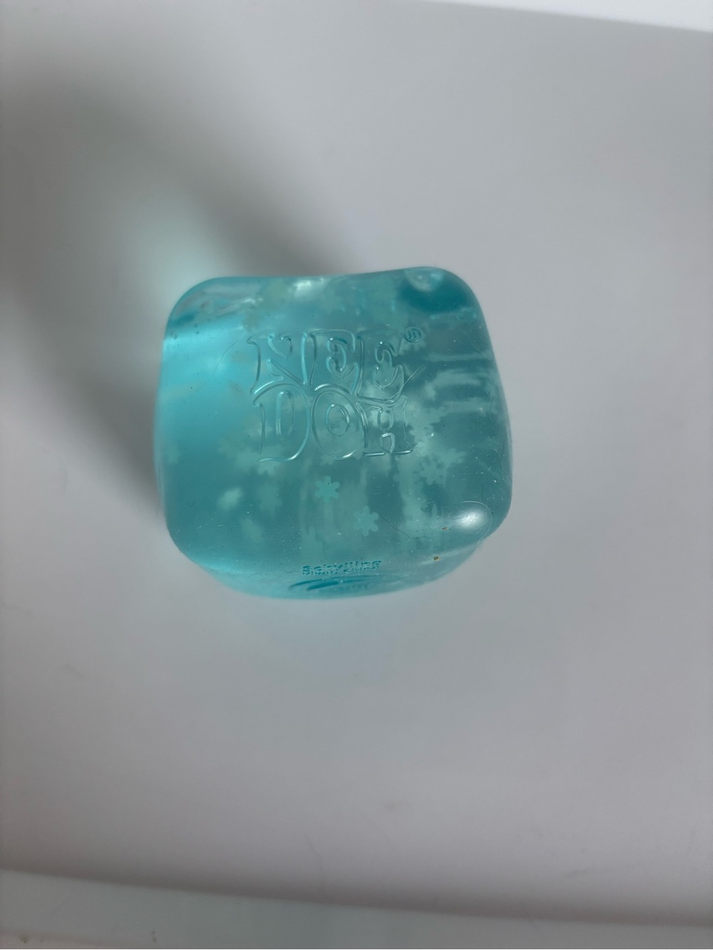 GLOW FLAKE NEEDOH